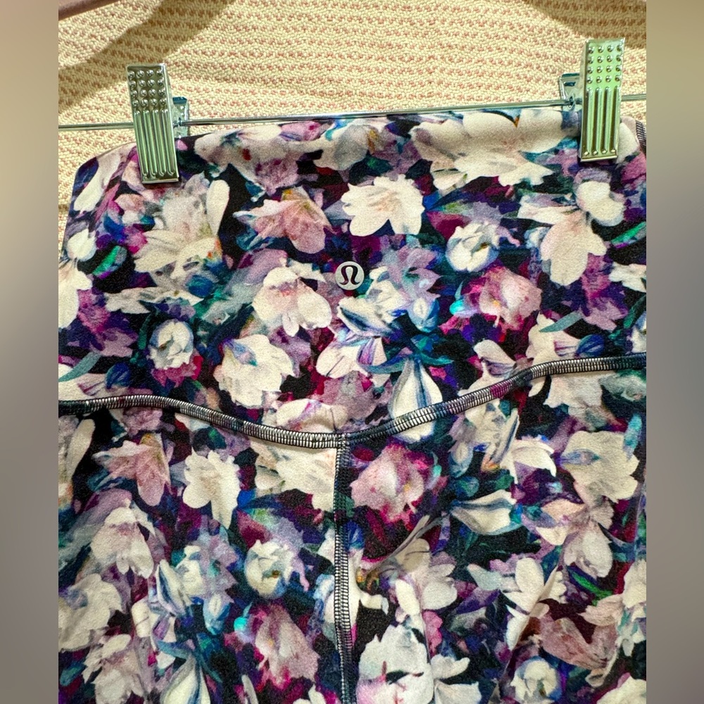 Lululemon Wunder under crop high rise  size 4   inseam 21’